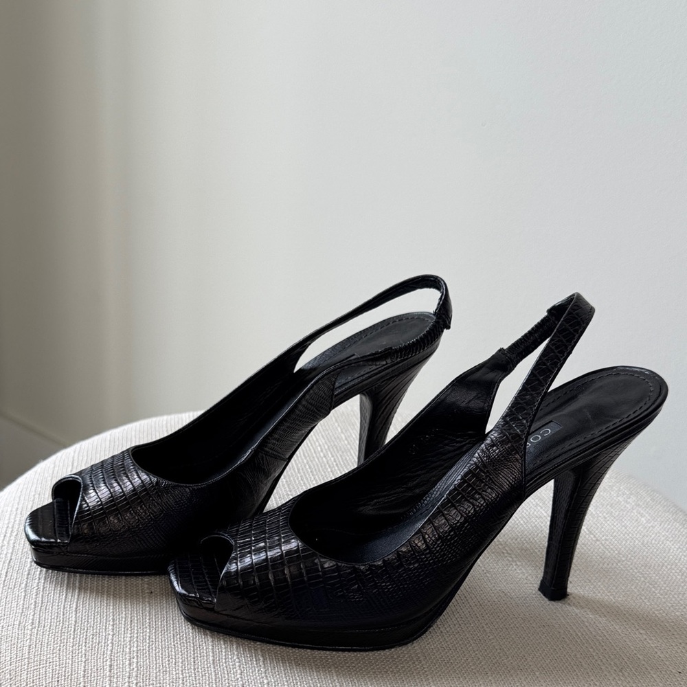 Elegant Iridescent Black Slingback Heels. Size 6 . 0168